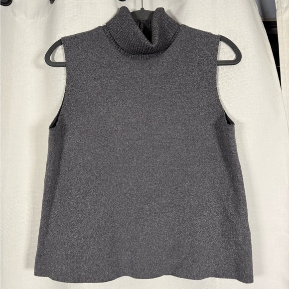 Zara Grey Sleeveless Turtleneck Sweater Vest Size Medium - Picture 2 of 7